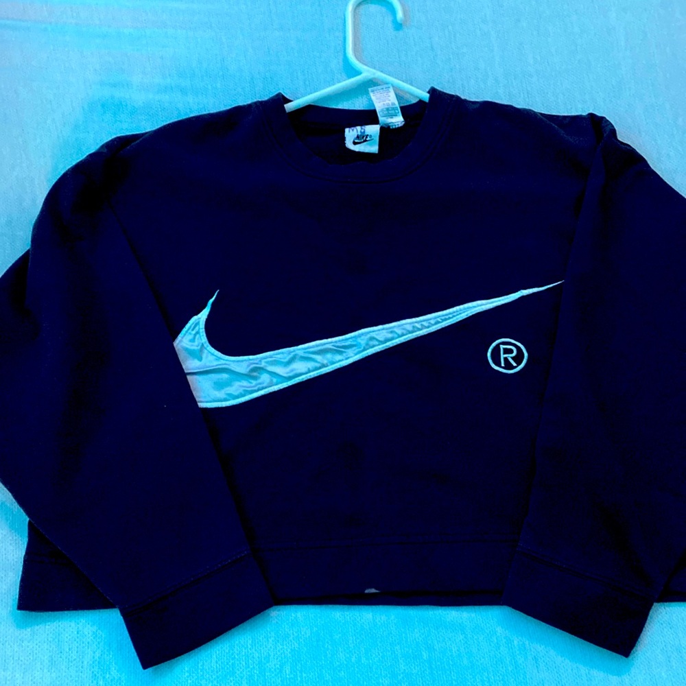 Cropped Nike sweatshirt